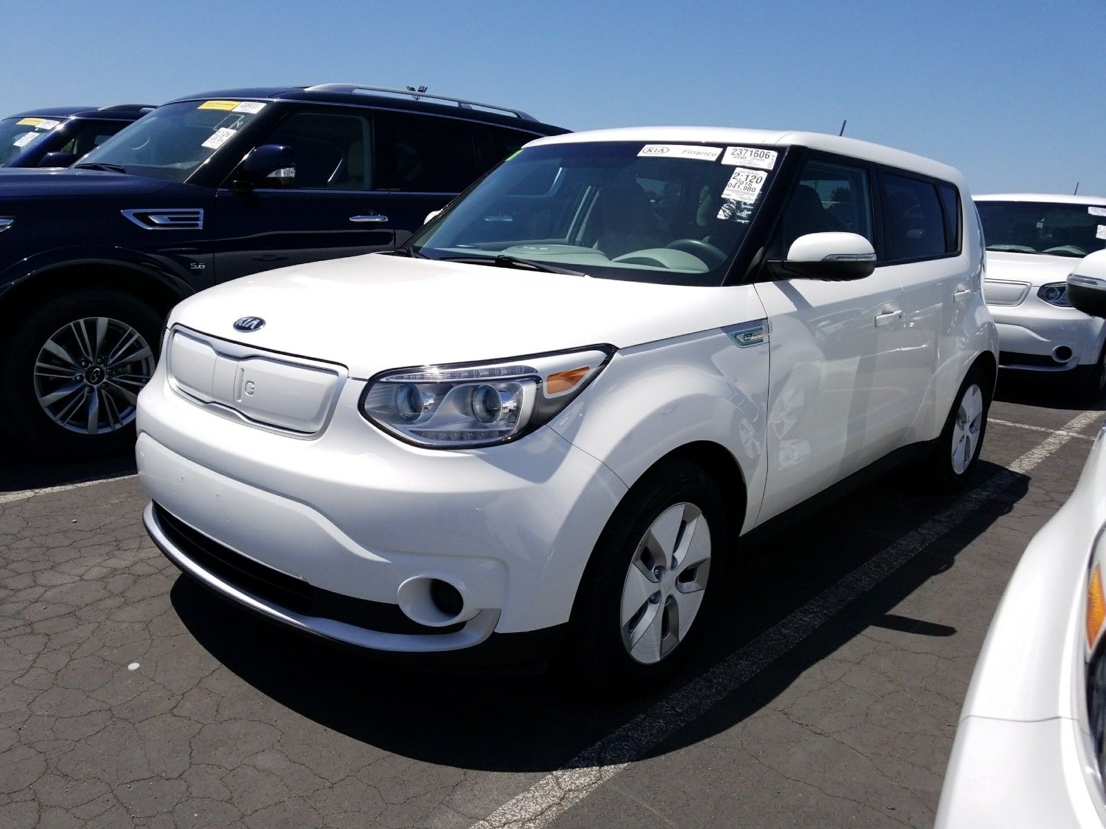 Купить KIA SOUL EV 2016: Авто с пробегом из США в Бишкеке и Кыргызстане. Бу  авто с авторынков США