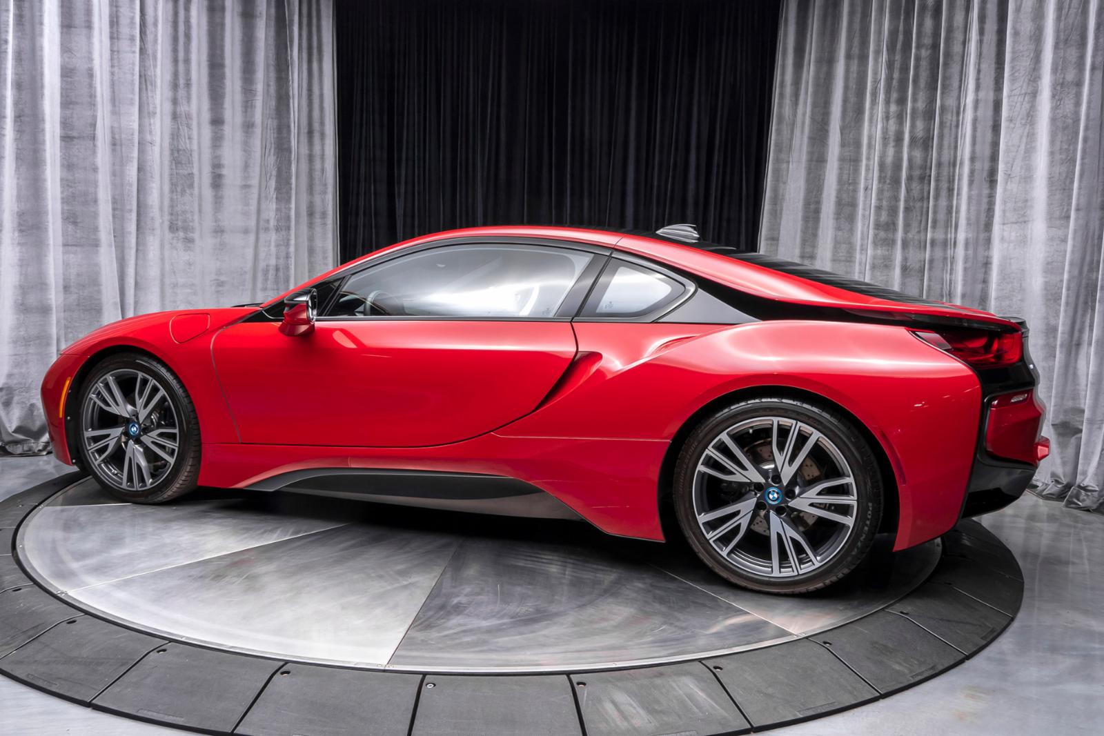 Bmw i8 red