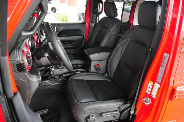 Купить 2018 Jeep Wrangler Unlimited Sahara Hard Top W