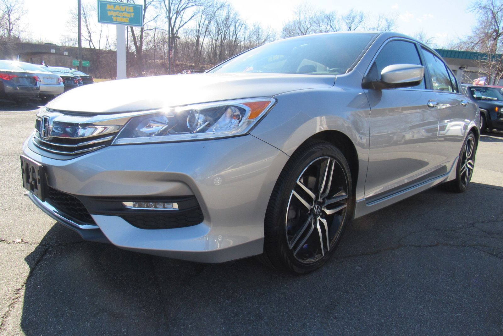 2017 Honda Accord sedan . Lot 999185711266 Vin 1HGCR2F53HA156476