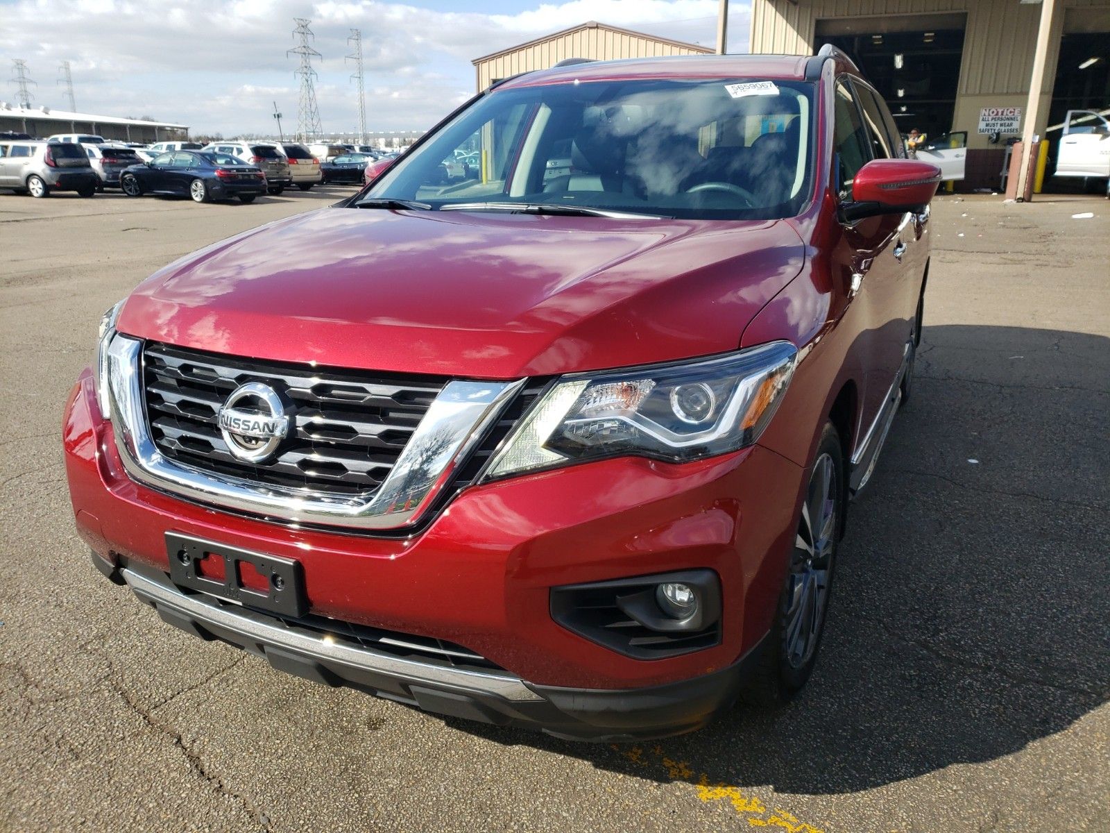 2019 Nissan Pathfinder 3.5. Lot 99917951812 Vin 5N1DR2MNXKC601616