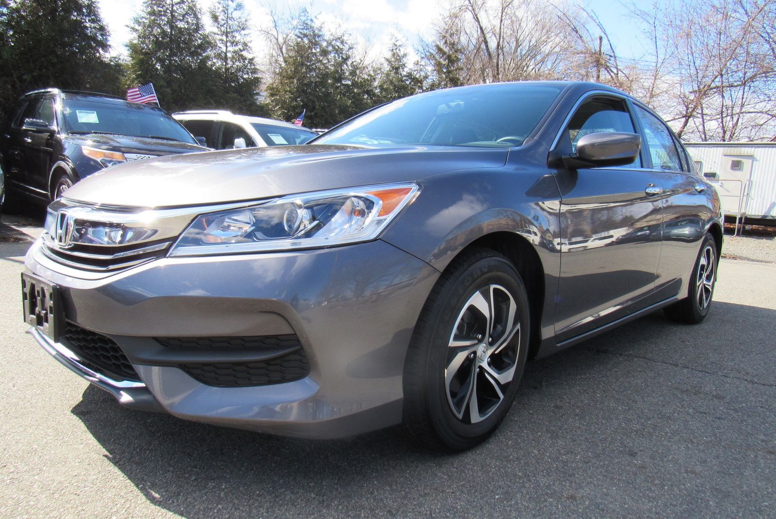 2017 Honda Accord sedan . Lot 999186417438 Vin 1HGCR2F33HA157156