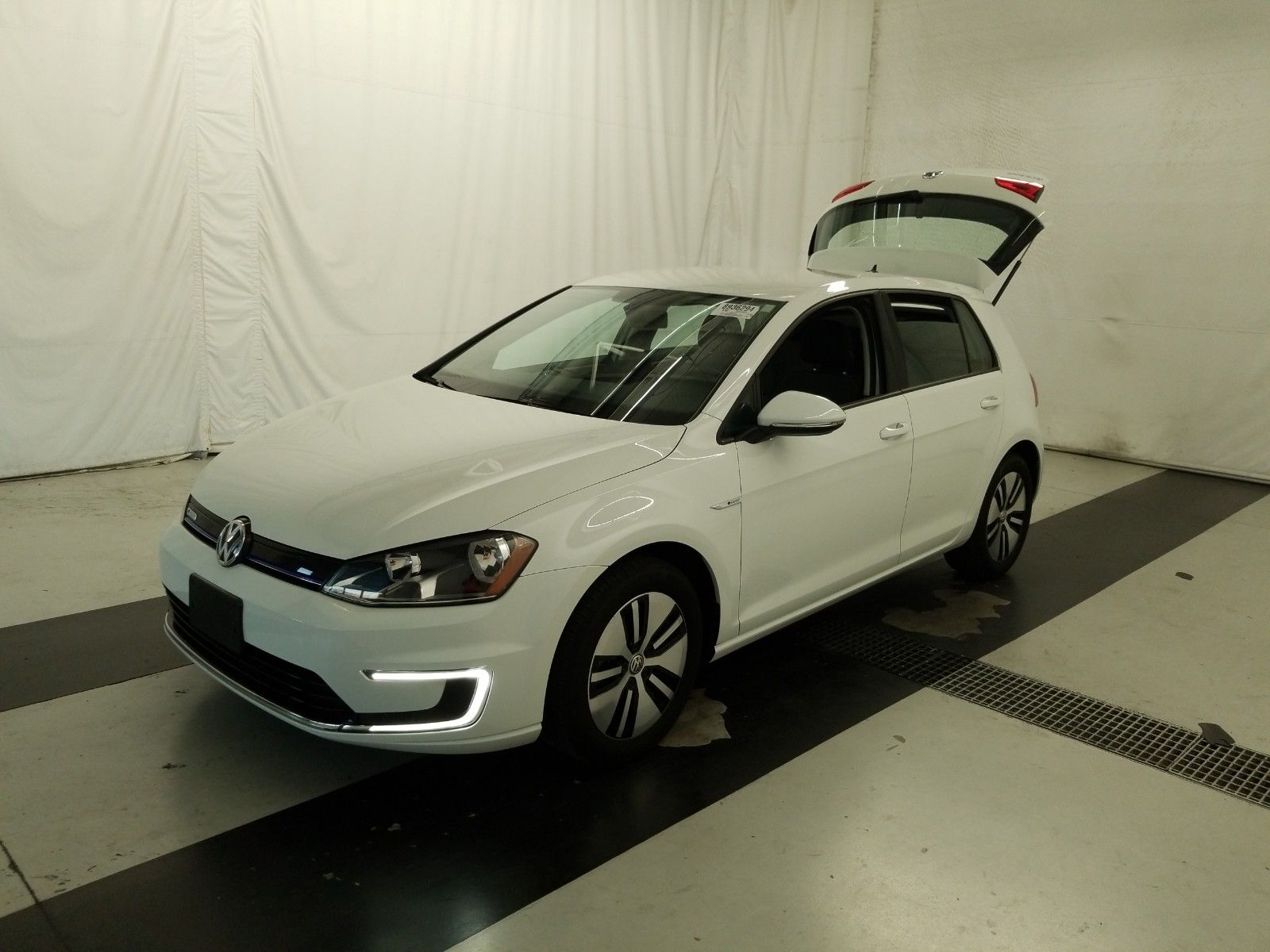 2016 Volkswagen E-golf . Lot 99913372485 Vin WVWKP7AU0GW916120