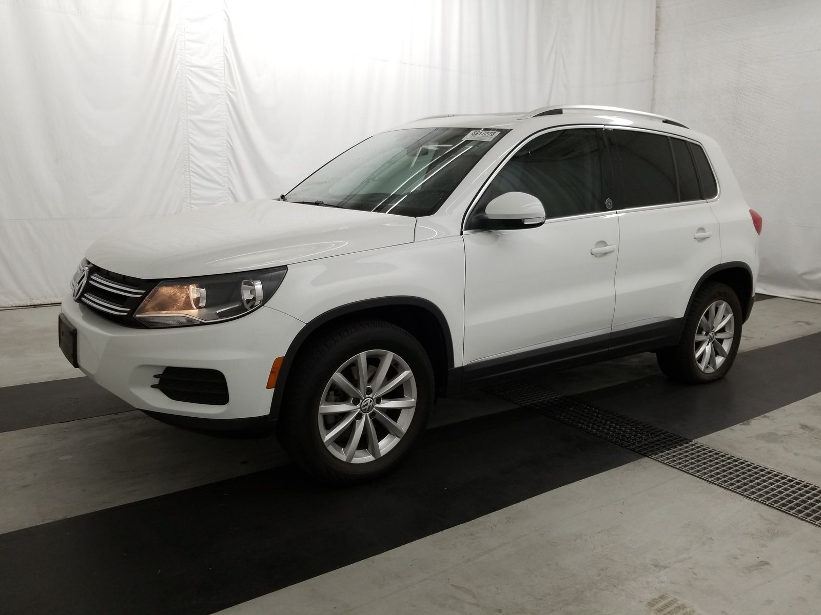 2017 Volkswagen Tiguan 2.0. Lot 99913345079 Vin WVGRV7AX5HK000133