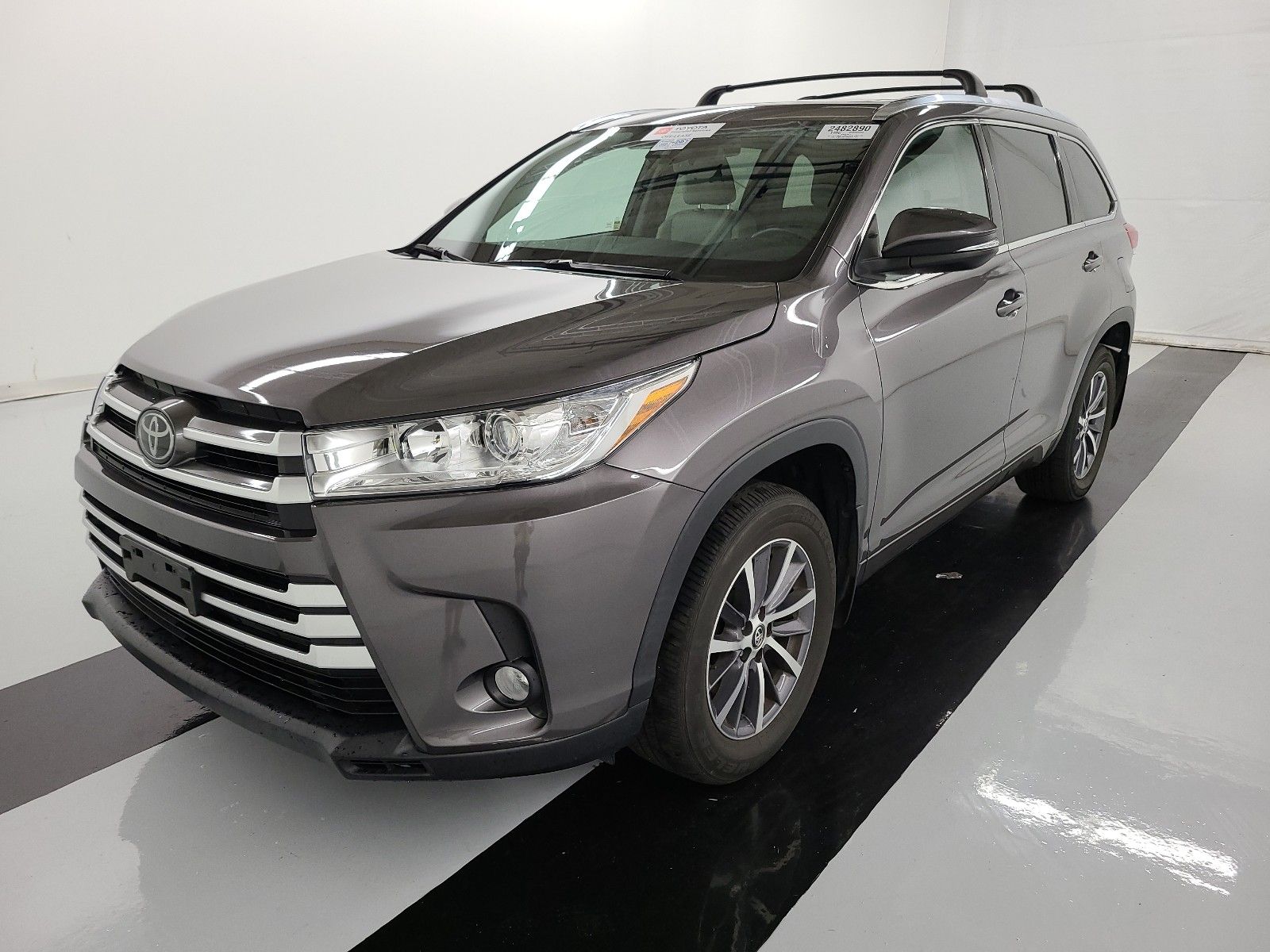 2017 Toyota Highlander 3.5. Lot 99912954521 Vin 5TDKZRFH8HS221127