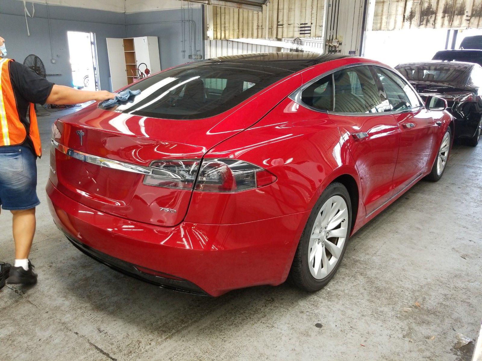 2018 Tesla Model s . Lot 99913850101 Vin 5YJSA1E20JF281189