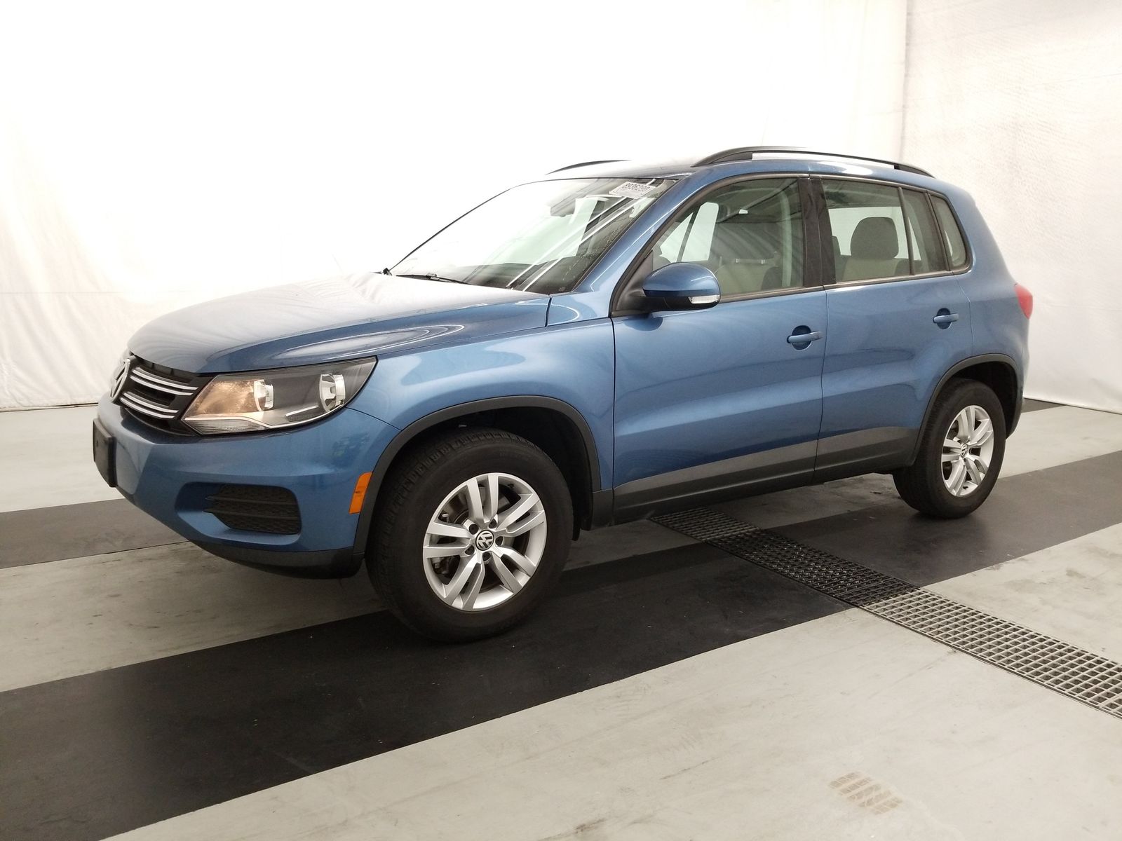 2017 Volkswagen Tiguan 2.0. Lot 99913372481 Vin WVGAV7AX0HW500531