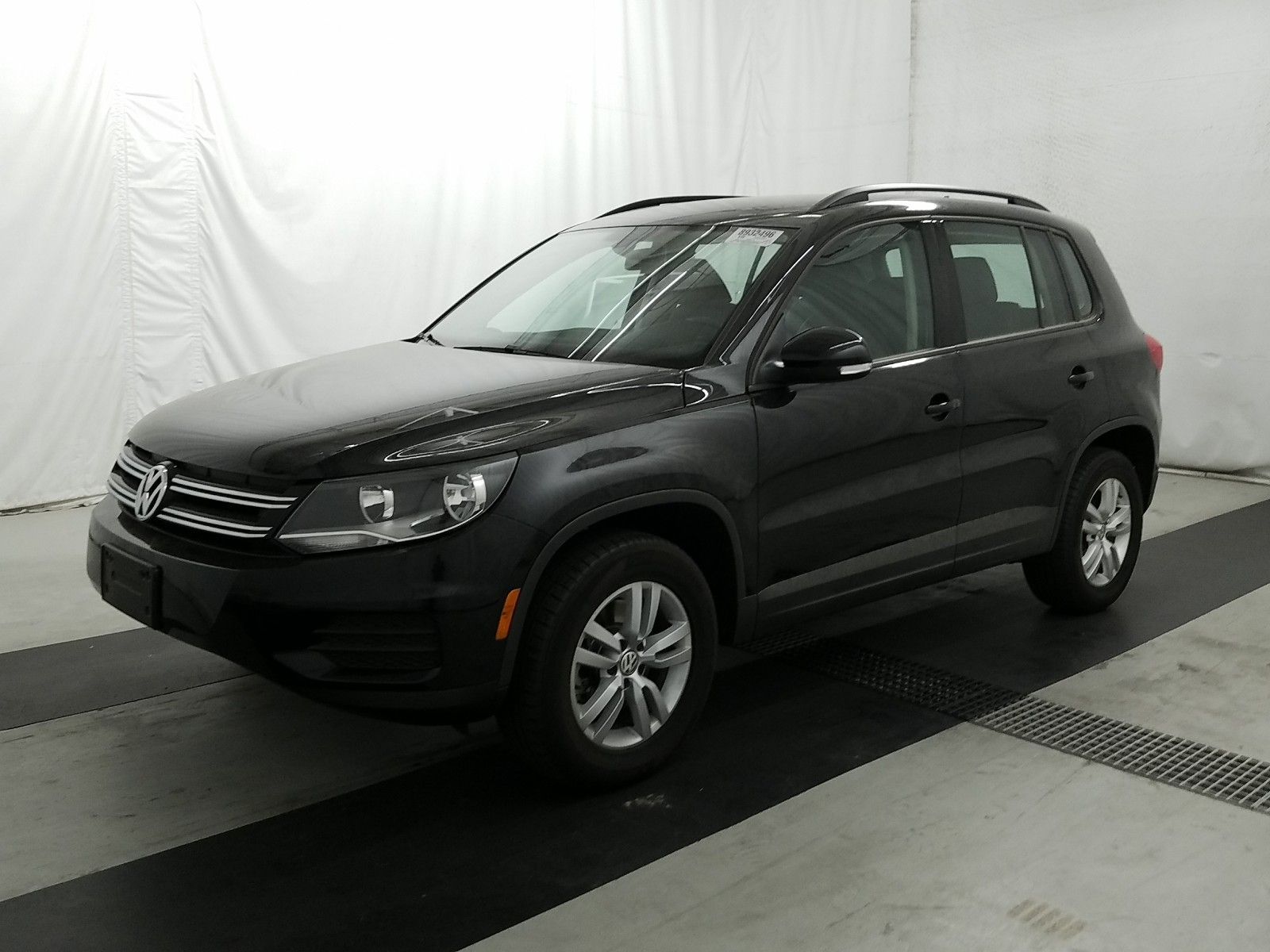 2017 Volkswagen Tiguan 2.0. Lot 99913366631 Vin WVGAV7AX9HK026909