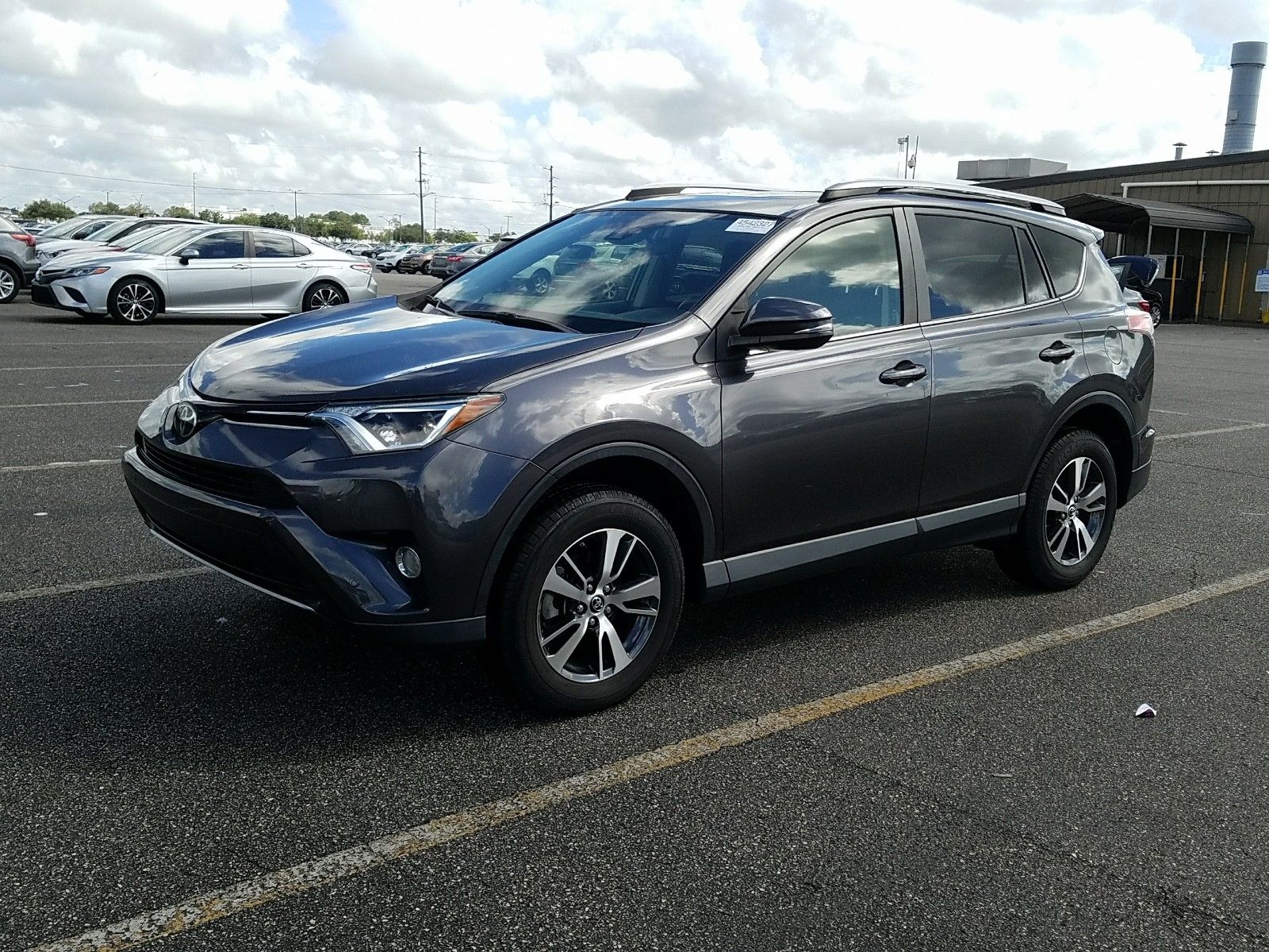 2017 Toyota Rav4 2.5. Lot 99915987910 Vin JTMWFREV6HJ142375