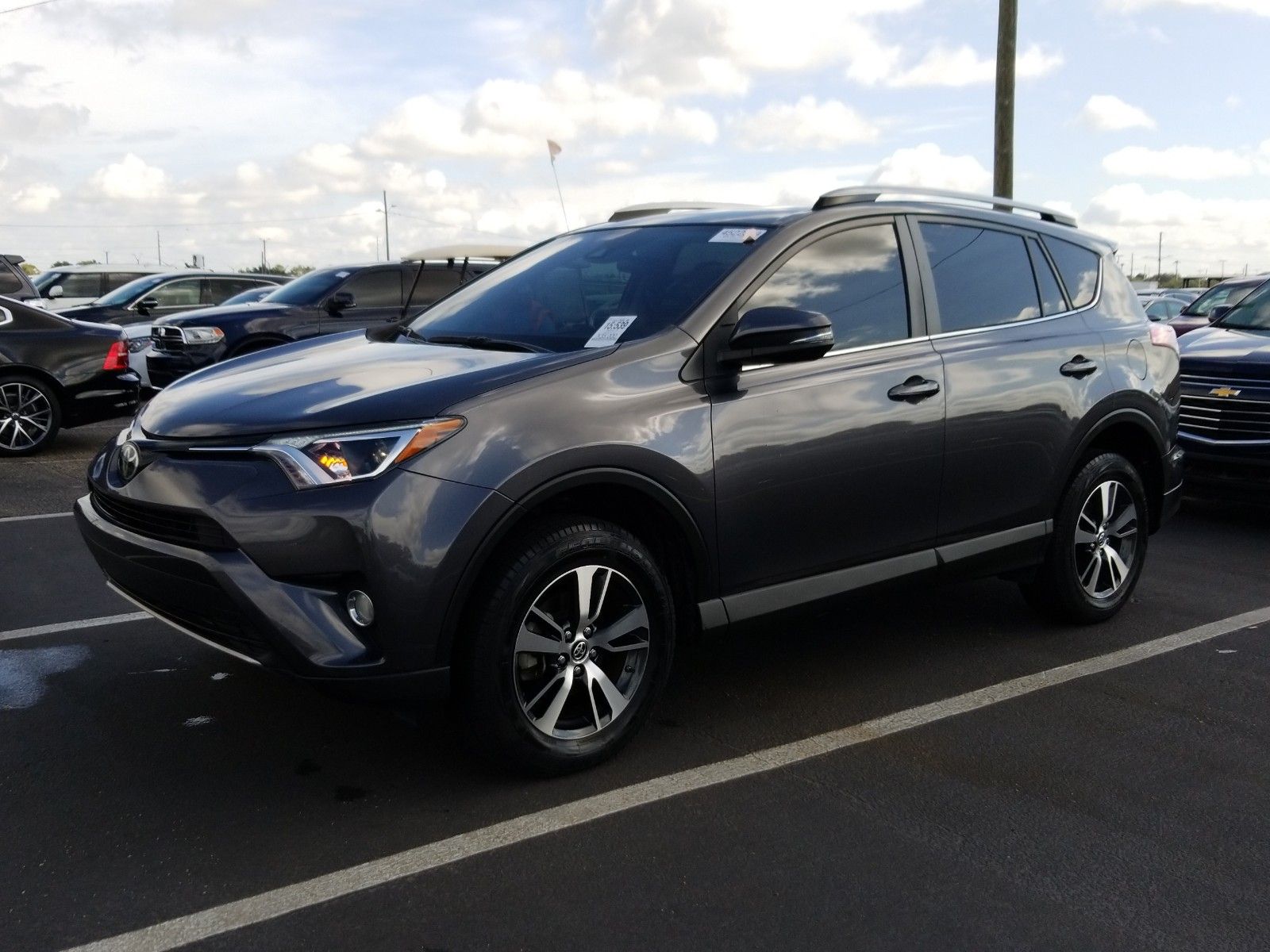 2017 Toyota Rav4 2.5. Lot 99915960419 Vin JTMWFREV9HJ717472