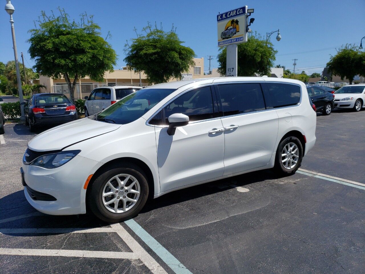 Купить CHRYSLER PACIFICA 2017: Авто с пробегом из США в Бишкеке и  Кыргызстане. Бу авто с авторынков США