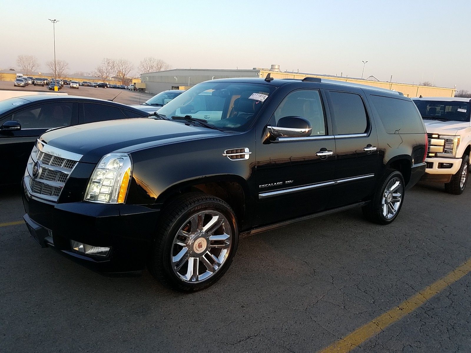 Эскал. Кадиллак Эскалейд 2013 платинум. Cadillac Escalade ESV Platinum 2013. Cadillac Escalade ESV. Кадиллак Эскалейд 2013.