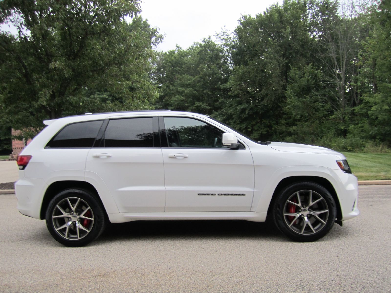 JEEP SRT - 9