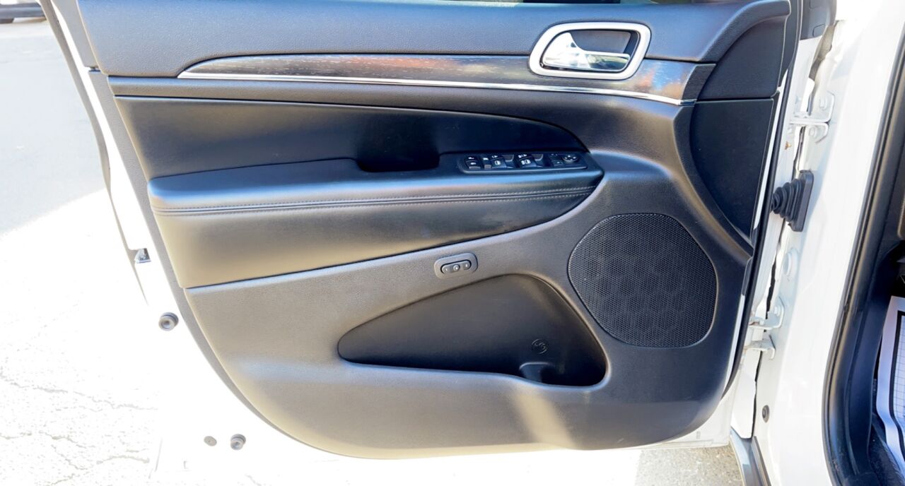 2018 Jeep Grand Cherokee Sterling Edition 4x4 4dr SUV AWD