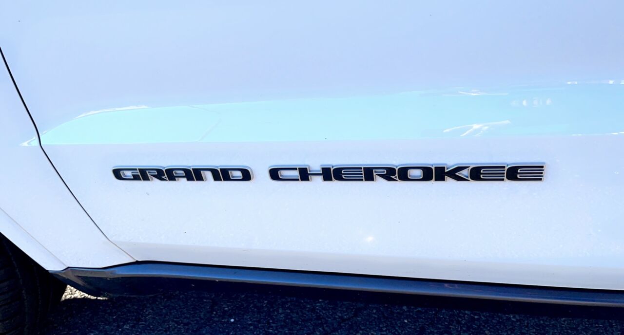 2018 Jeep Grand Cherokee Sterling Edition 4x4 4dr SUV AWD