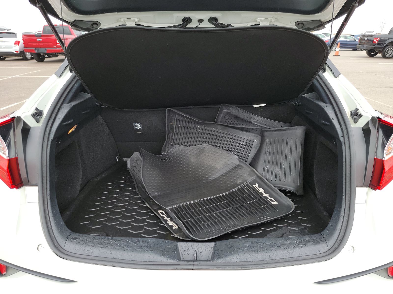 2019 Toyota C-HR XLE FWD