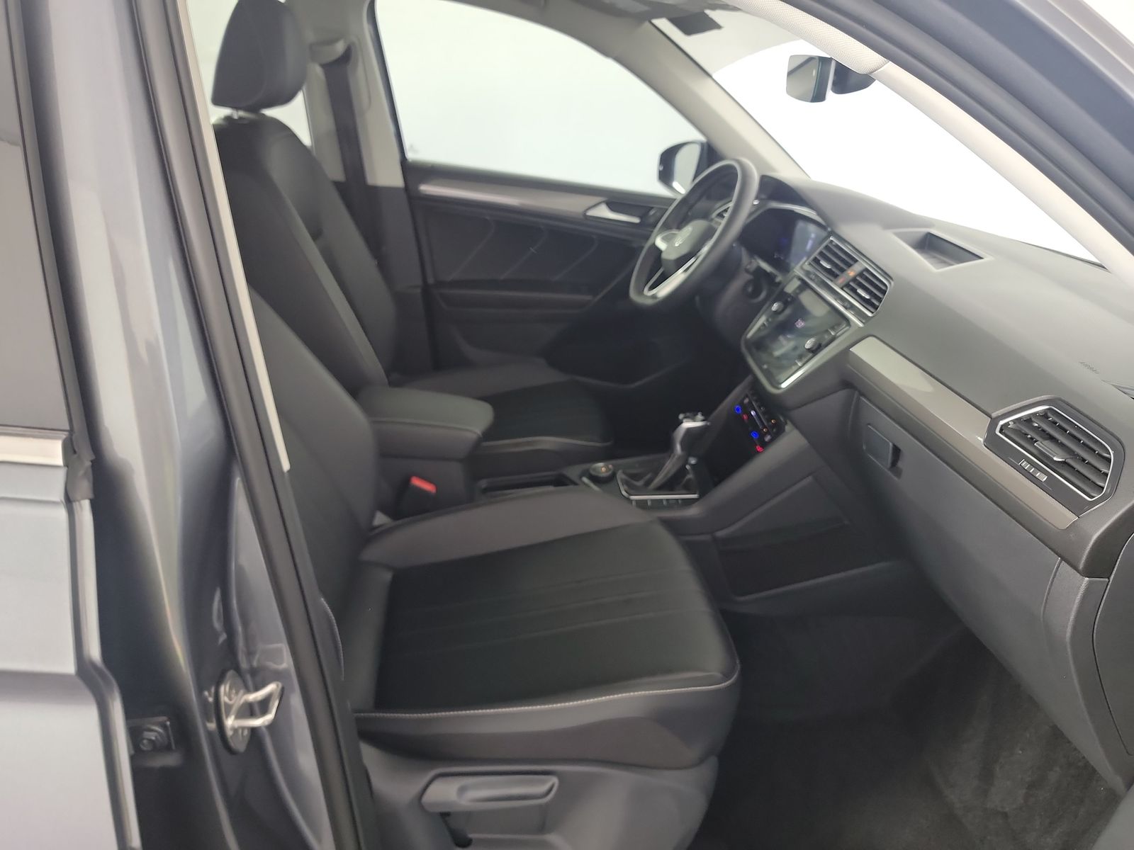 2022 Volkswagen Tiguan 2.0T SE AWD