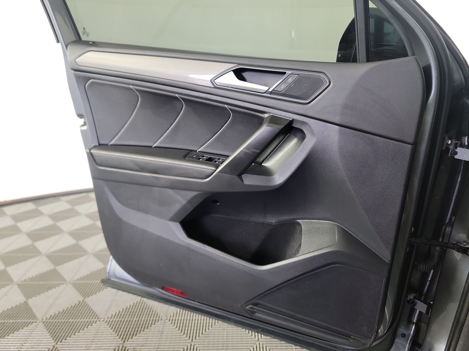 2022 Volkswagen Tiguan 2.0T SE AWD