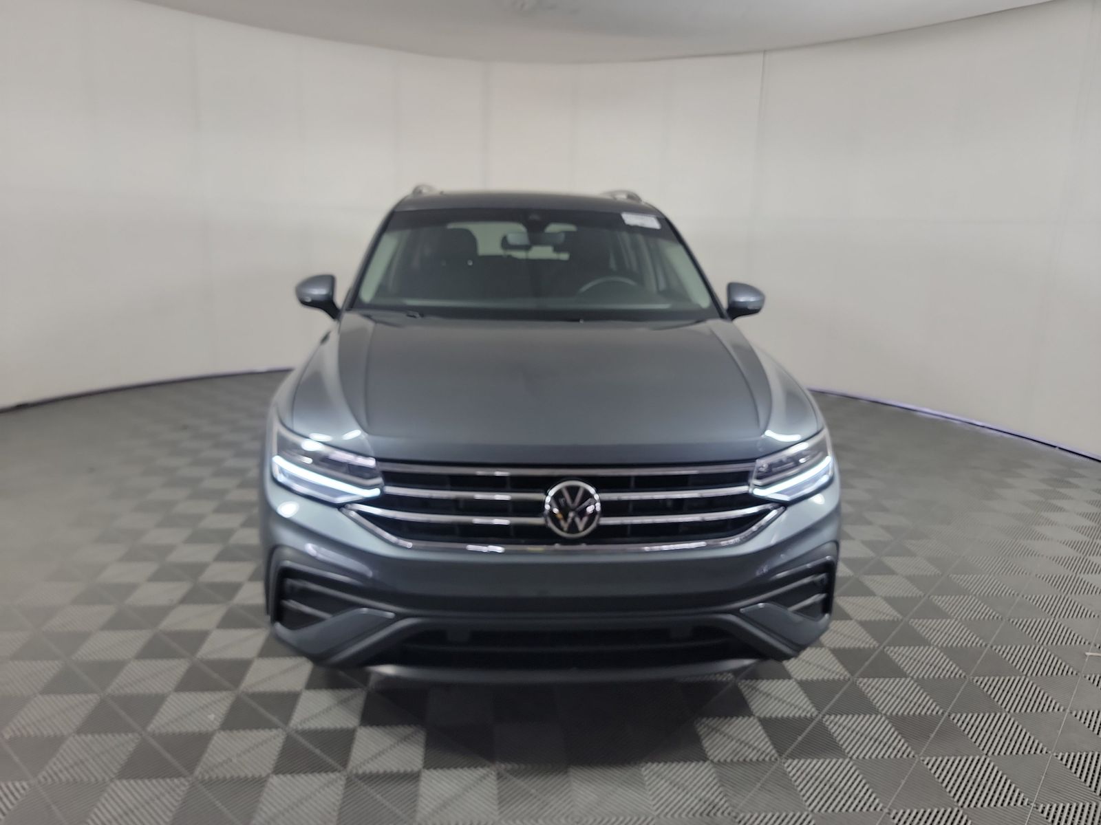 2022 Volkswagen Tiguan 2.0T SE AWD
