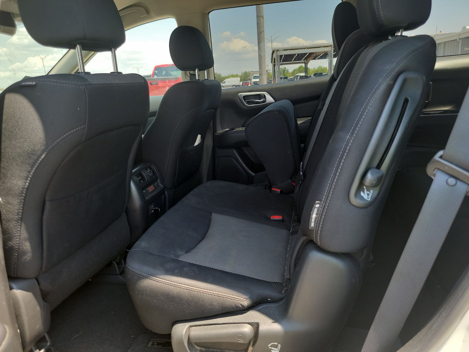 2018 Nissan Pathfinder SV FWD