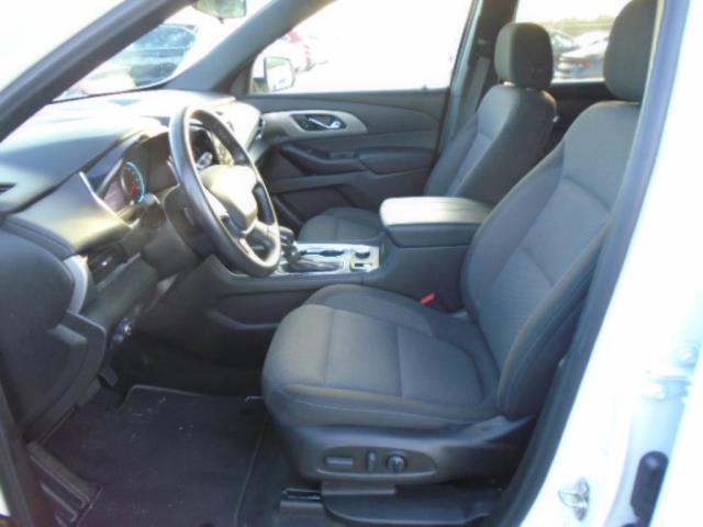 1GNEVGKW9NJ149887 Chevrolet Traverse LT CLOTH 3