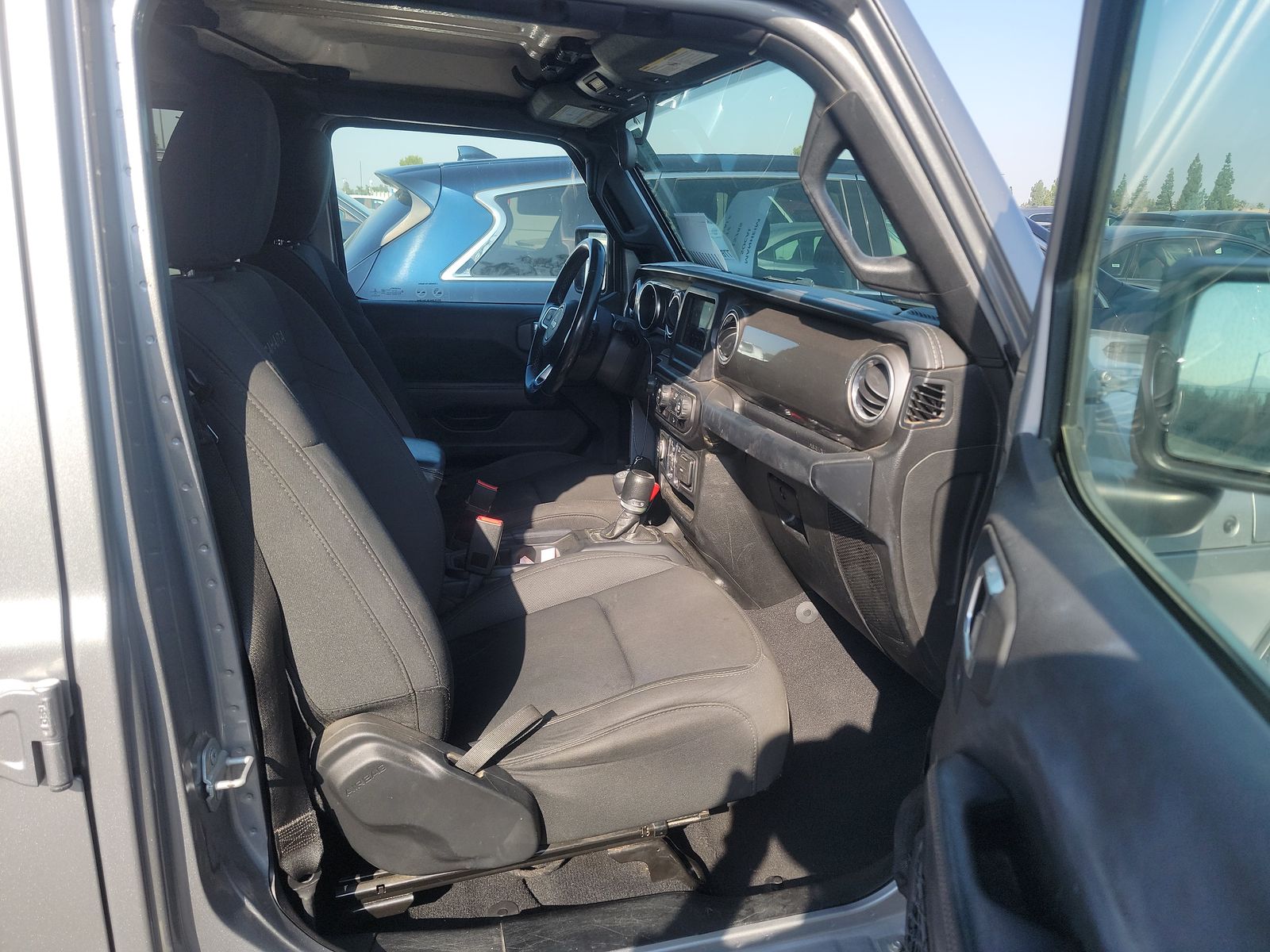 2020 Jeep Wrangler SAHARA AWD