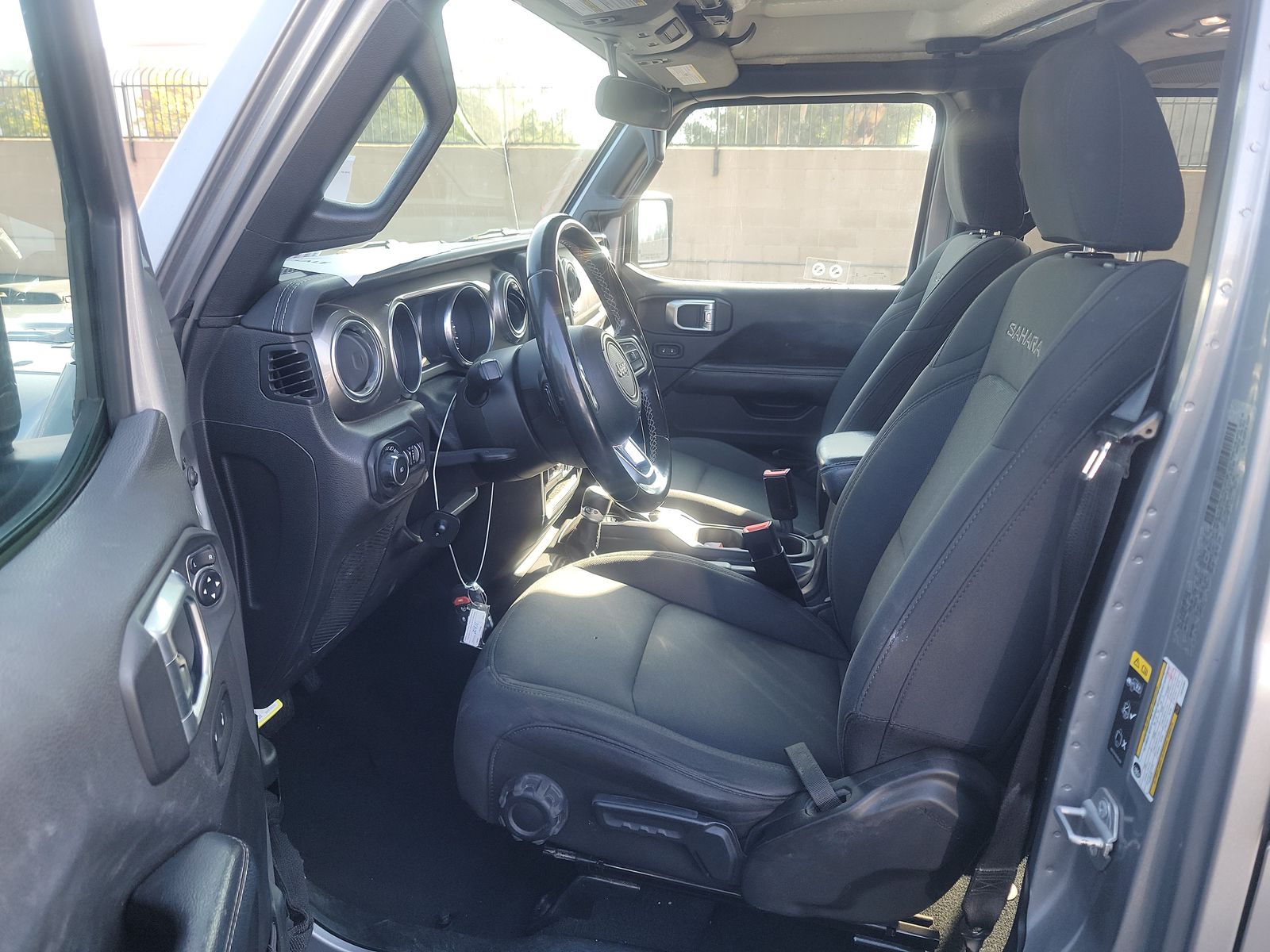 2020 Jeep Wrangler SAHARA AWD