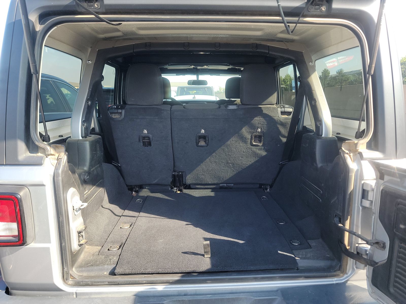 2020 Jeep Wrangler SAHARA AWD