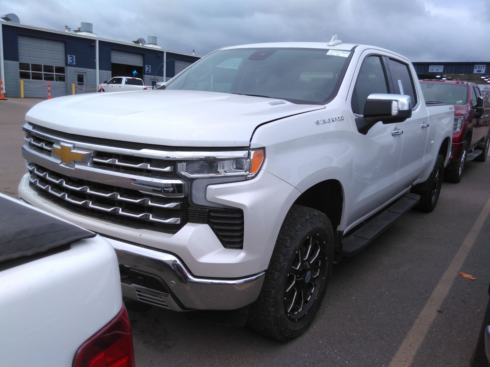 Used 2022 Chevrolet Silverado 1500 LTZ with VIN 1GCUDGET9NZ514370 for sale in Minneapolis, Minnesota