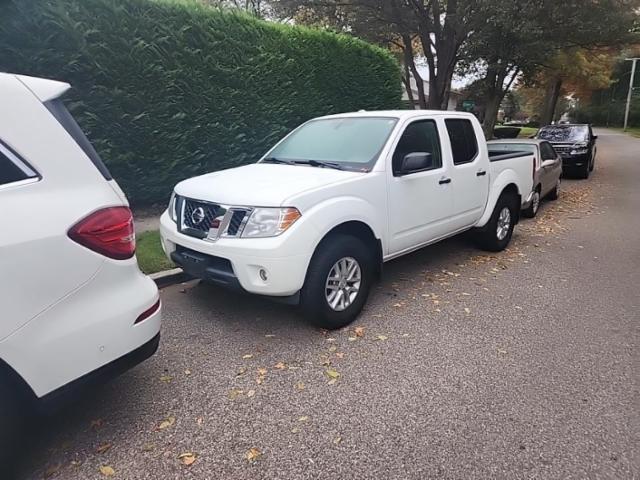 2015 Nissan Frontier SV Crew Cab Short Bed