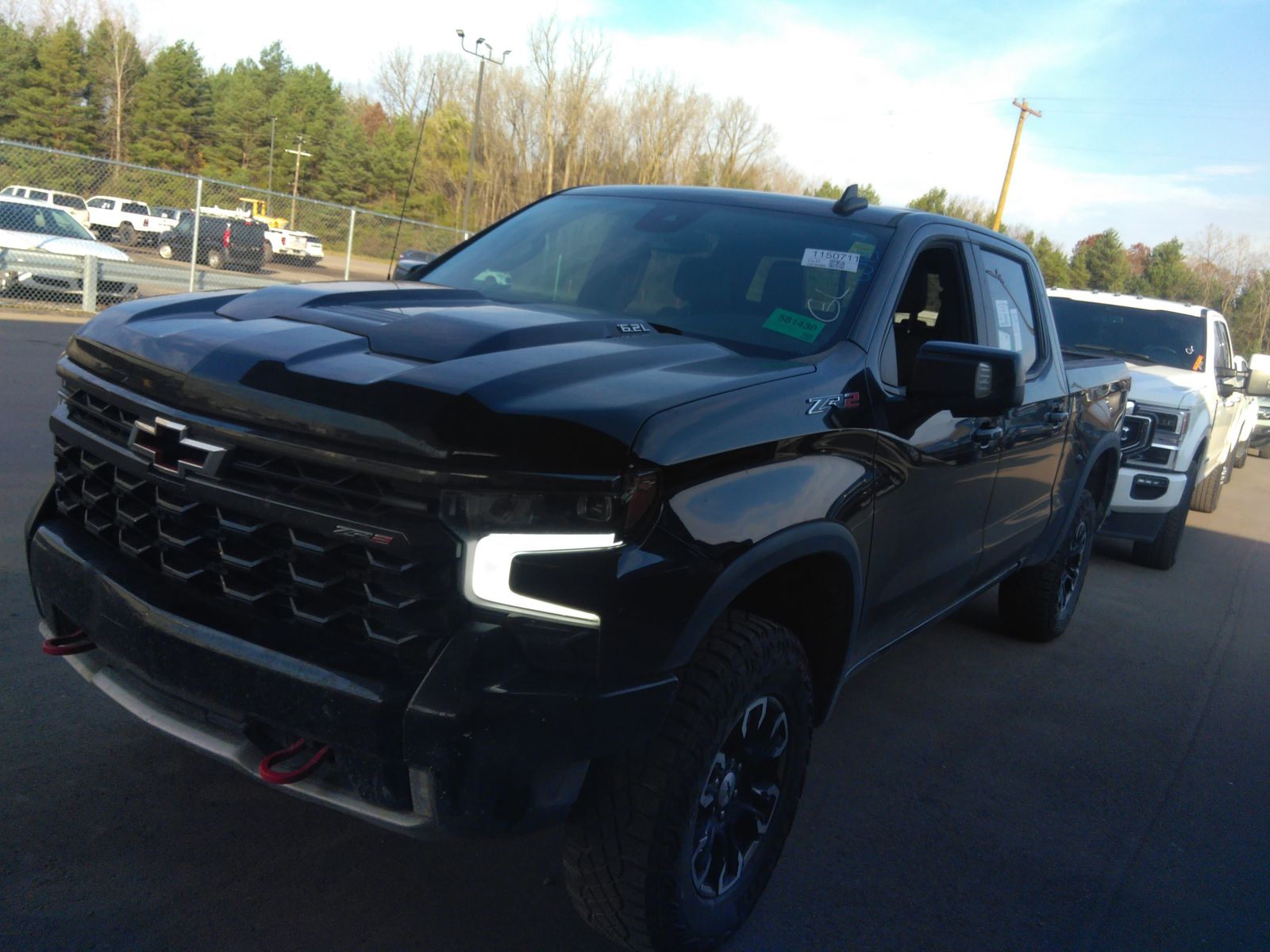 Used 2022 Chevrolet Silverado 1500 ZR2 with VIN 3GCUDHEL3NG586784 for sale in Minneapolis, Minnesota