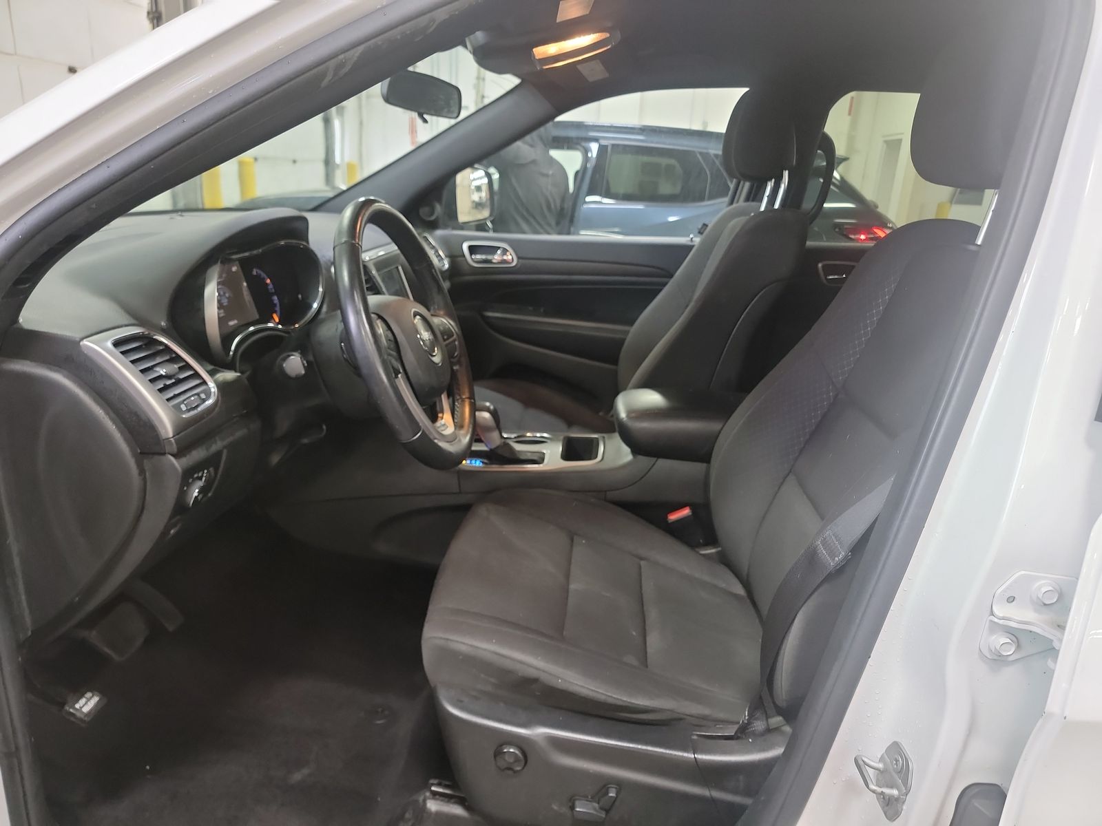 2018 Jeep Grand Cherokee LAREDO E AWD