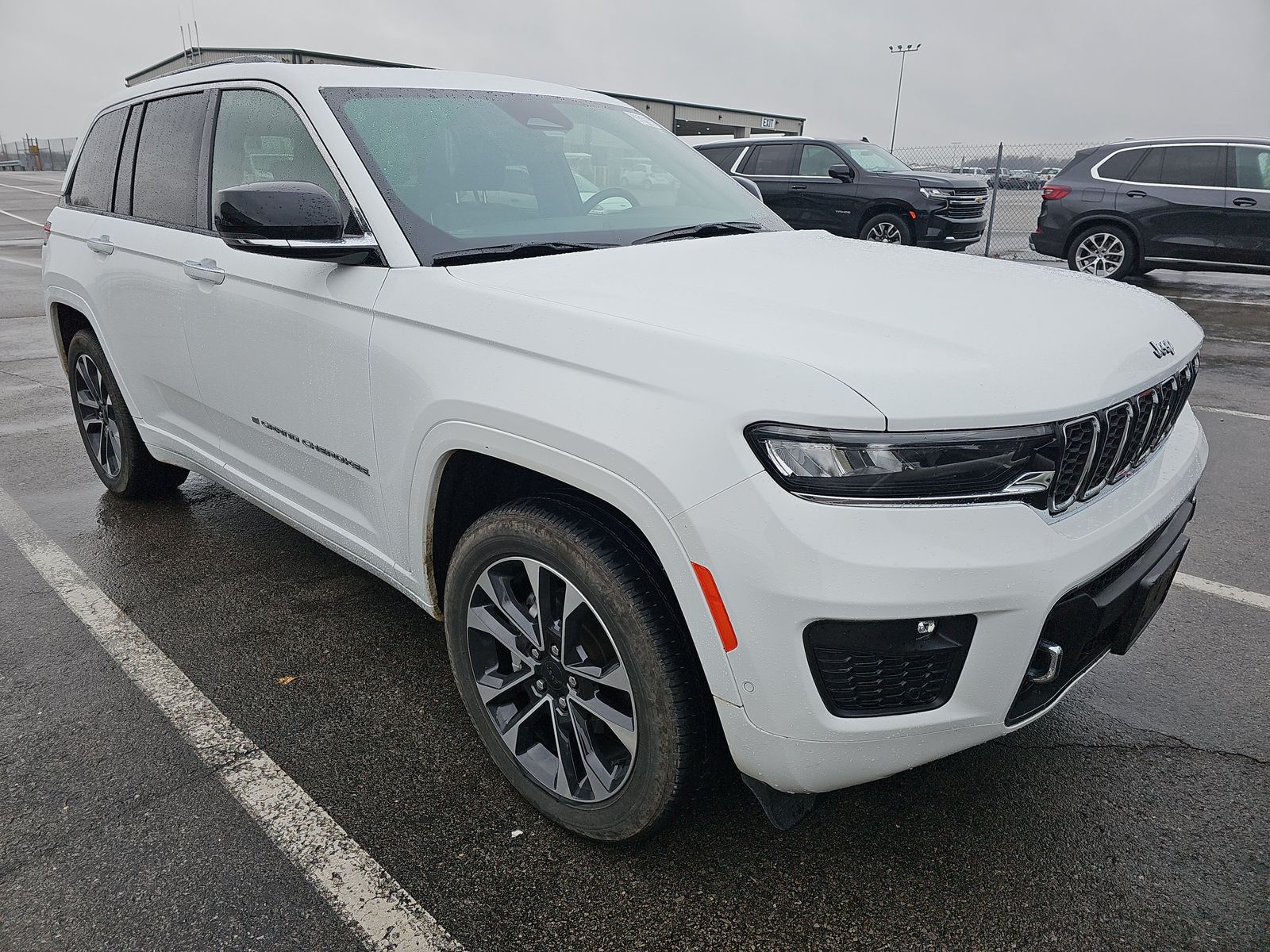 2022 Jeep Grand Cherokee Overland 4×4 | Adcock Brothers Inc