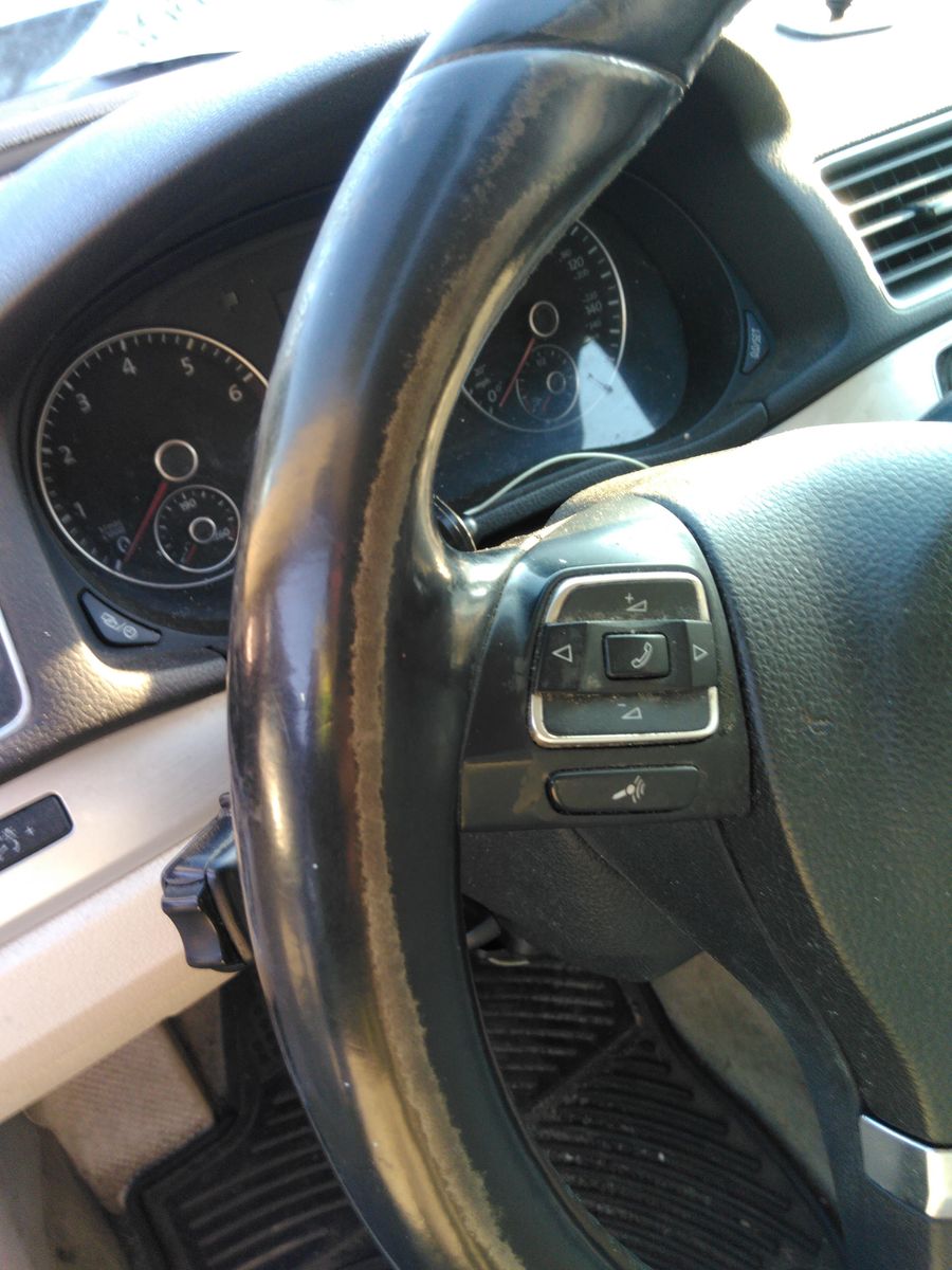 2013 Volkswagen Passat 2.5L SE FWD