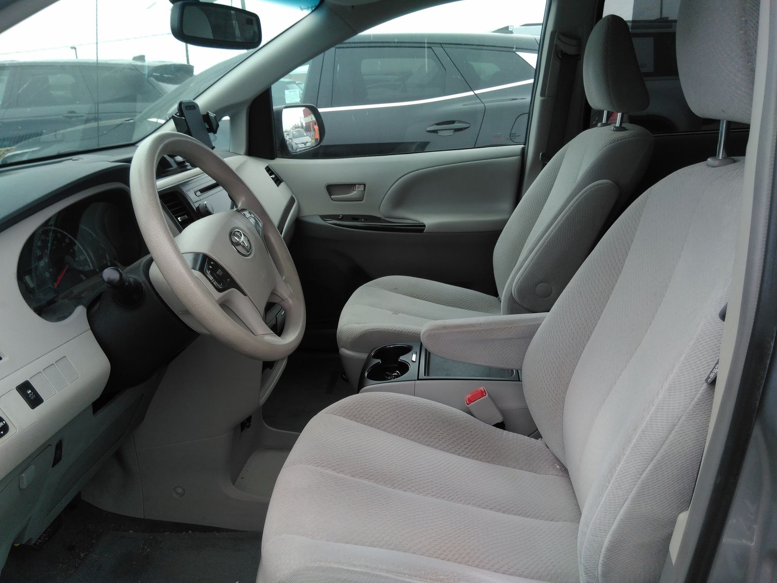 2014 Toyota Sienna LE FWD