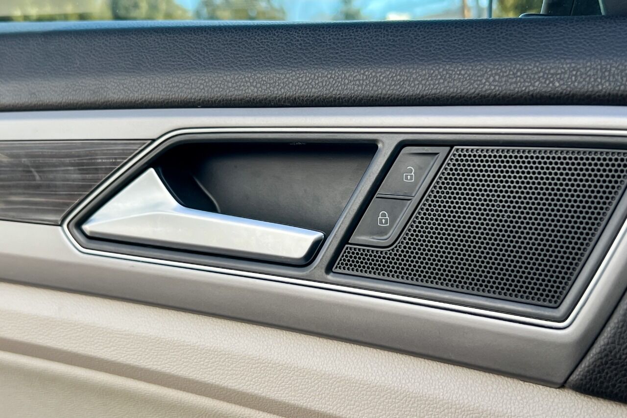 2019 Volkswagen Atlas 3.6L V6 SE w/Technology R-Line AWD