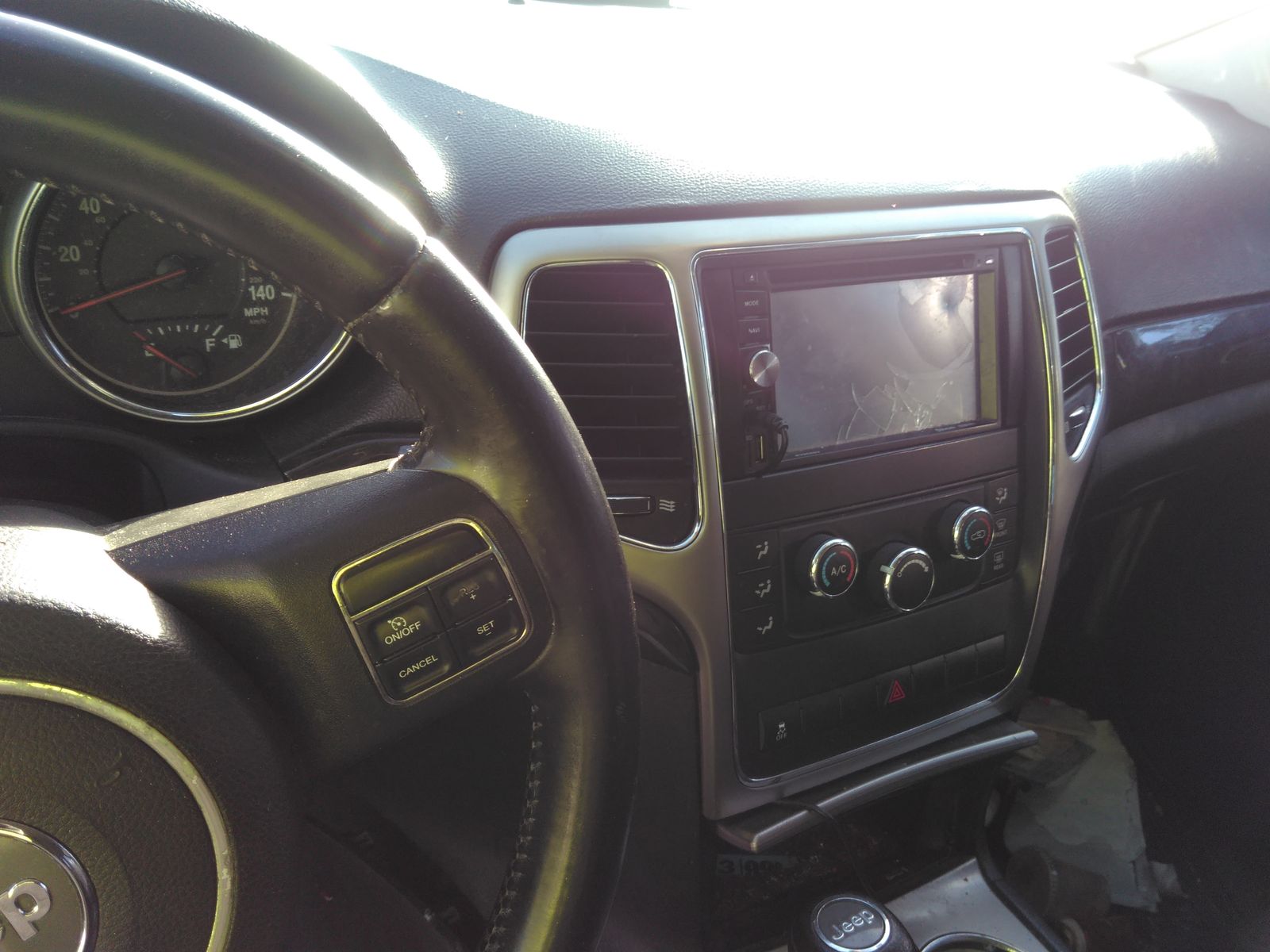 2012 Jeep Grand Cherokee LAREDO AWD