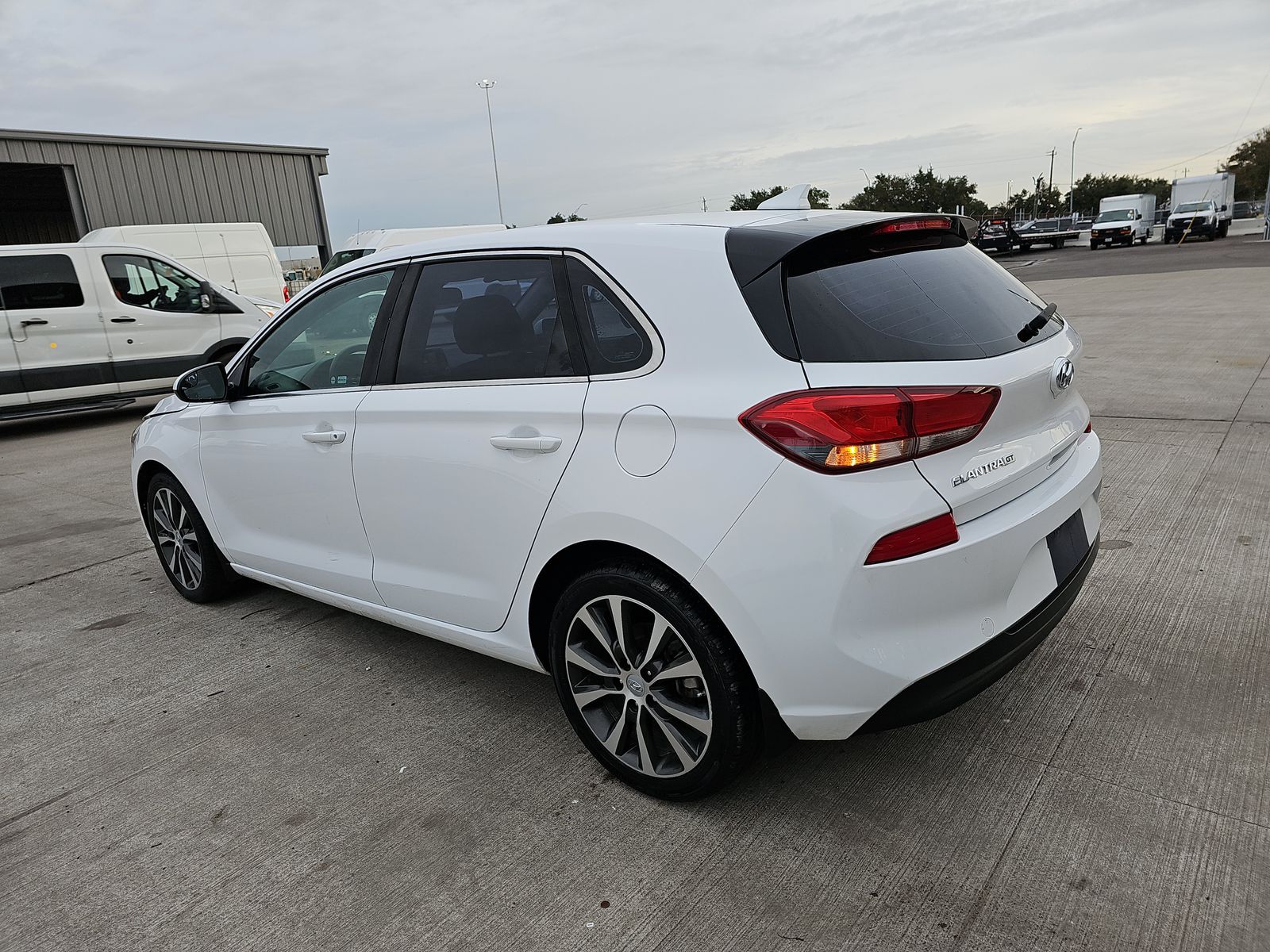 2018 Hyundai Elantra  FWD