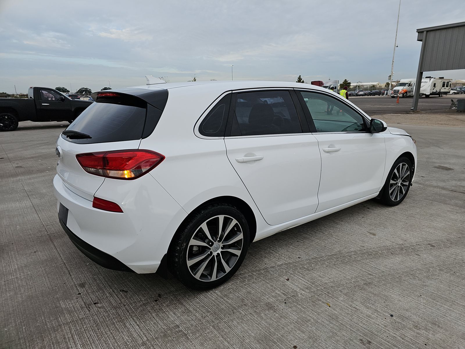 2018 Hyundai Elantra  FWD