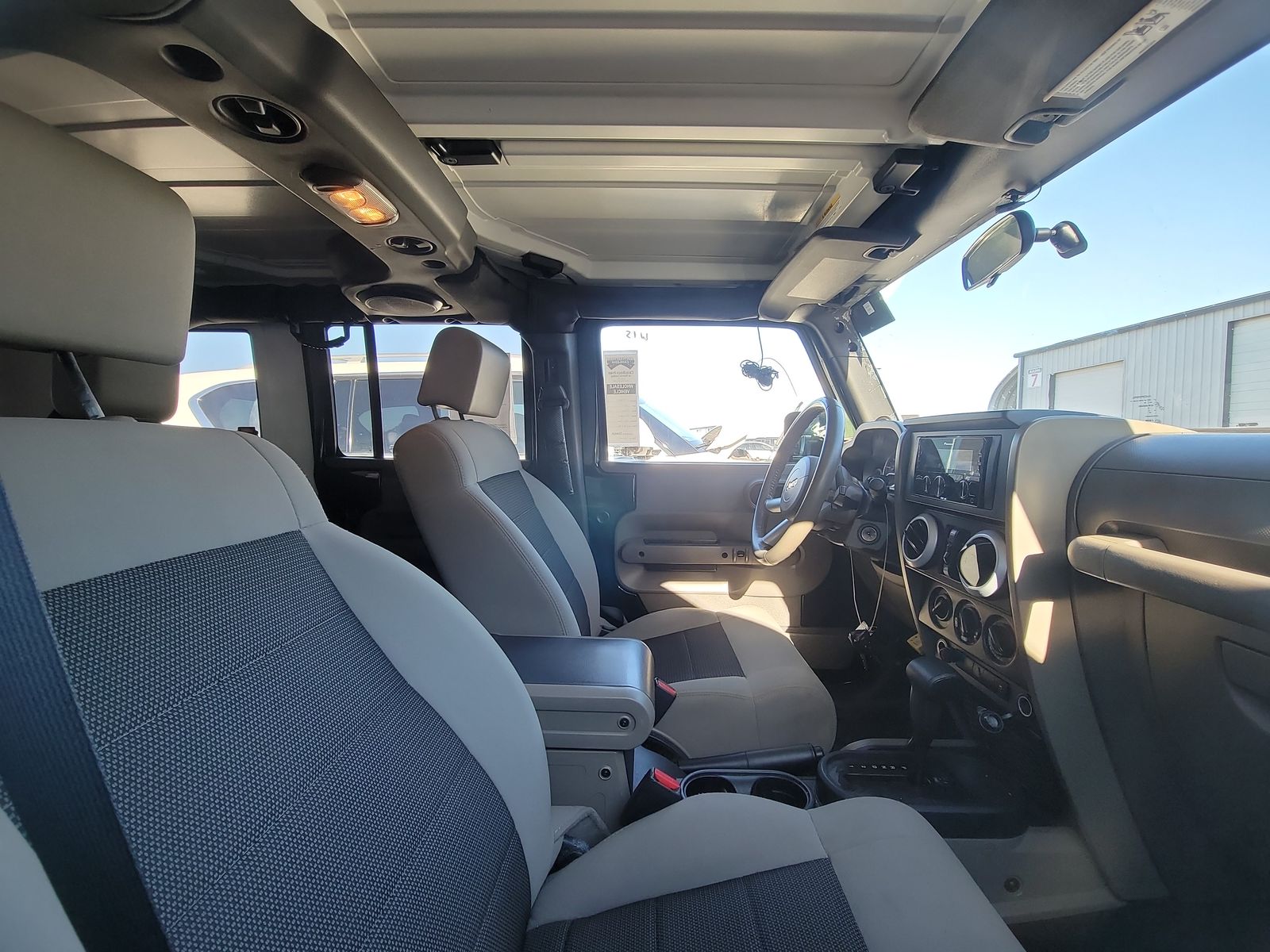 2010 Jeep Wrangler SAHARA AWD