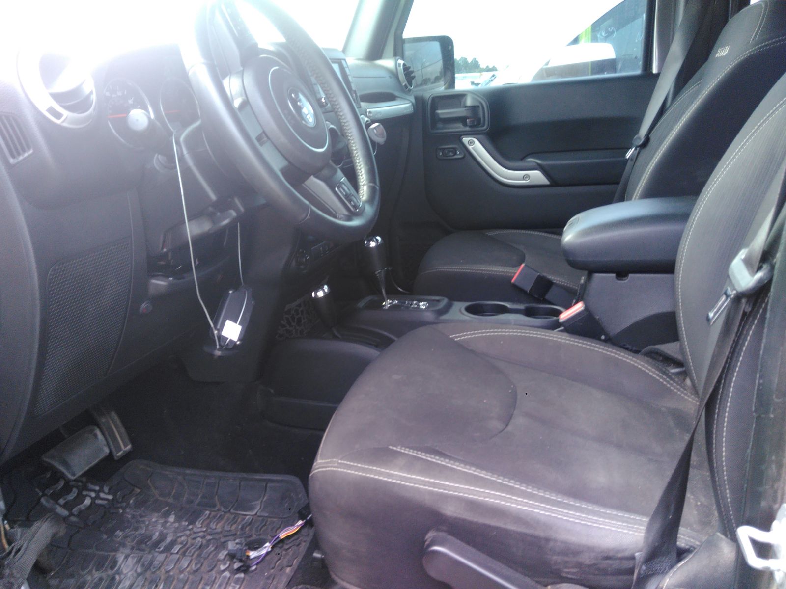 2017 Jeep Wrangler SAHARA AWD