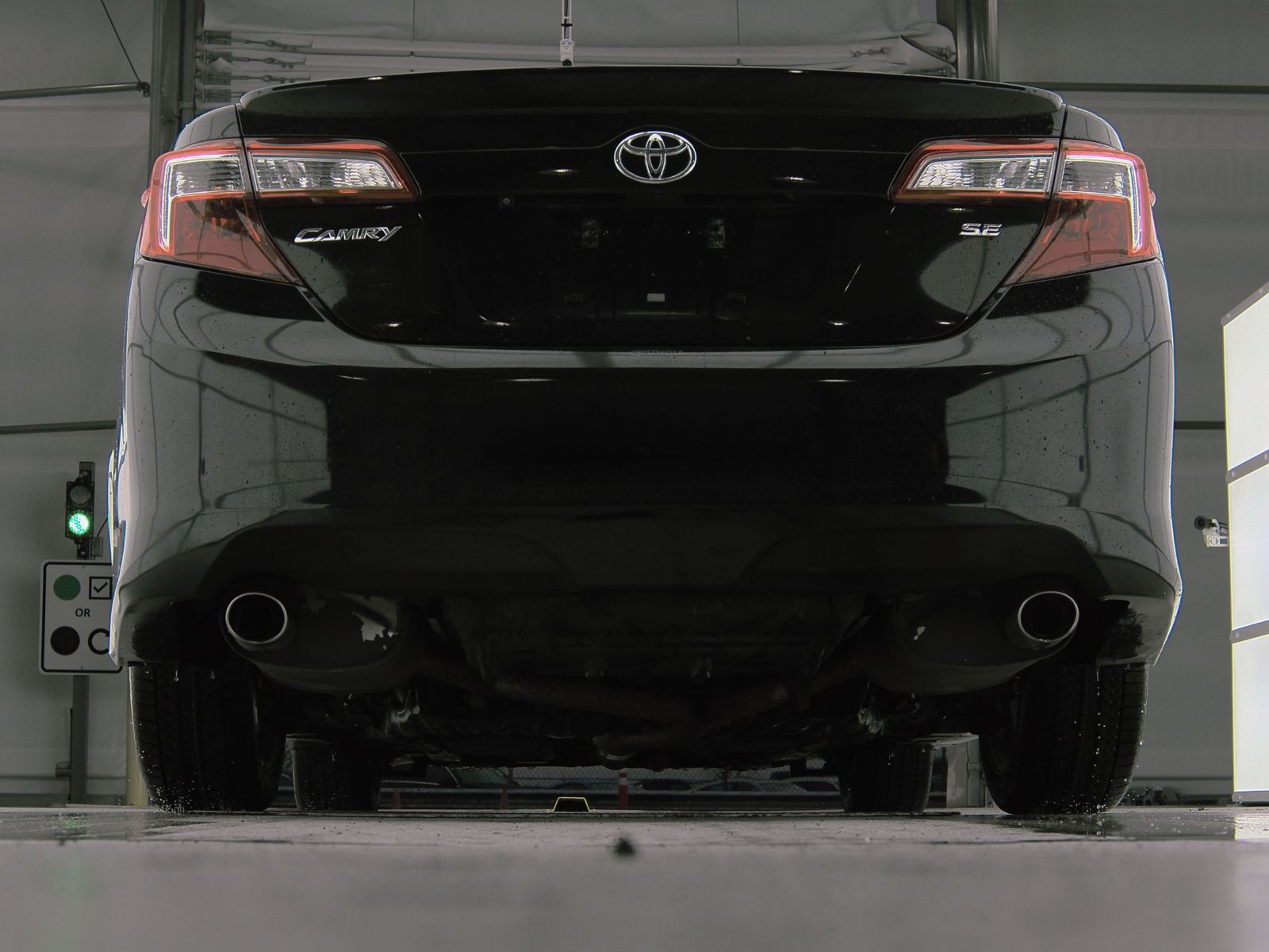 2014 Toyota Camry SE FWD