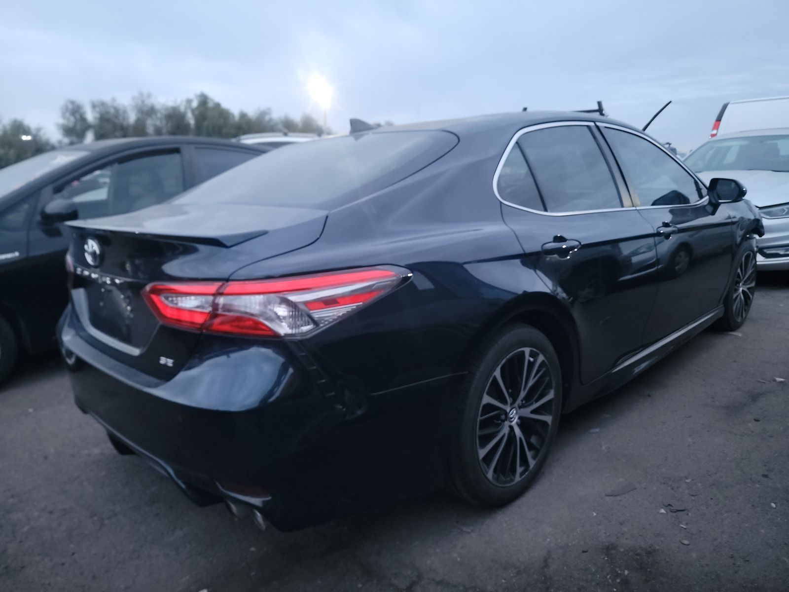 2019 Toyota Camry SE FWD