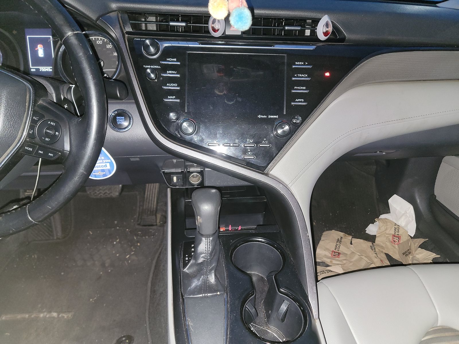 2019 Toyota Camry SE FWD