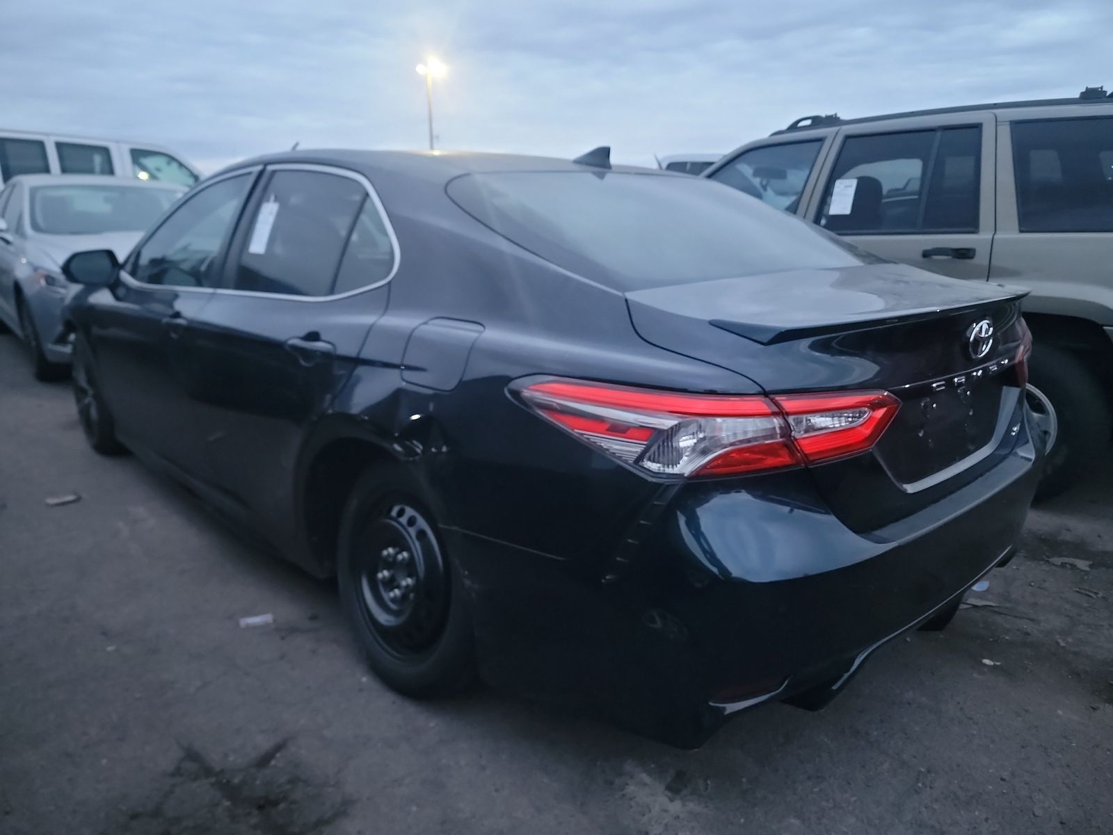 2019 Toyota Camry SE FWD