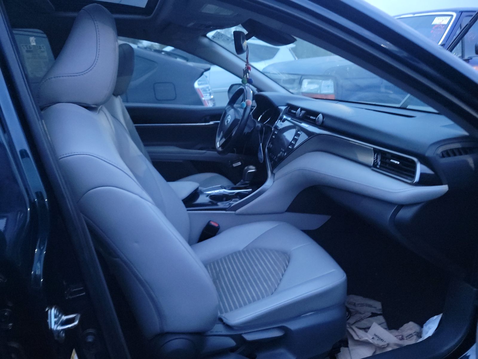 2019 Toyota Camry SE FWD