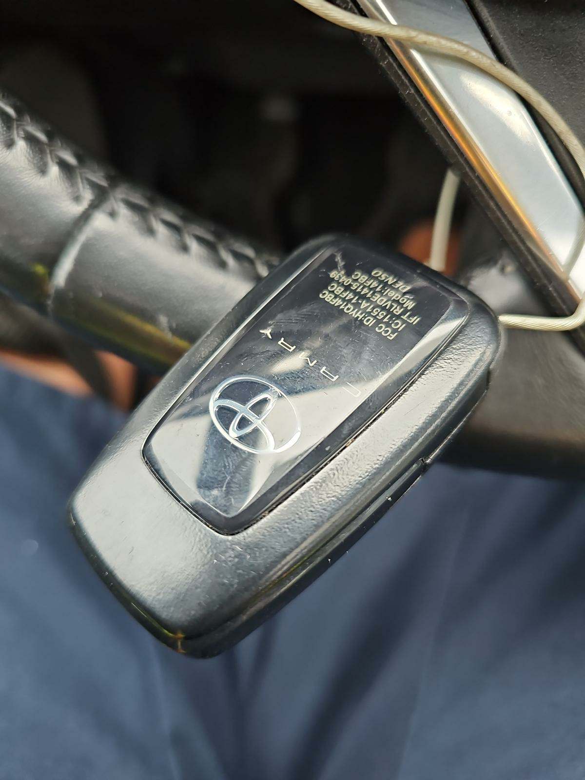 2019 Toyota Camry SE FWD