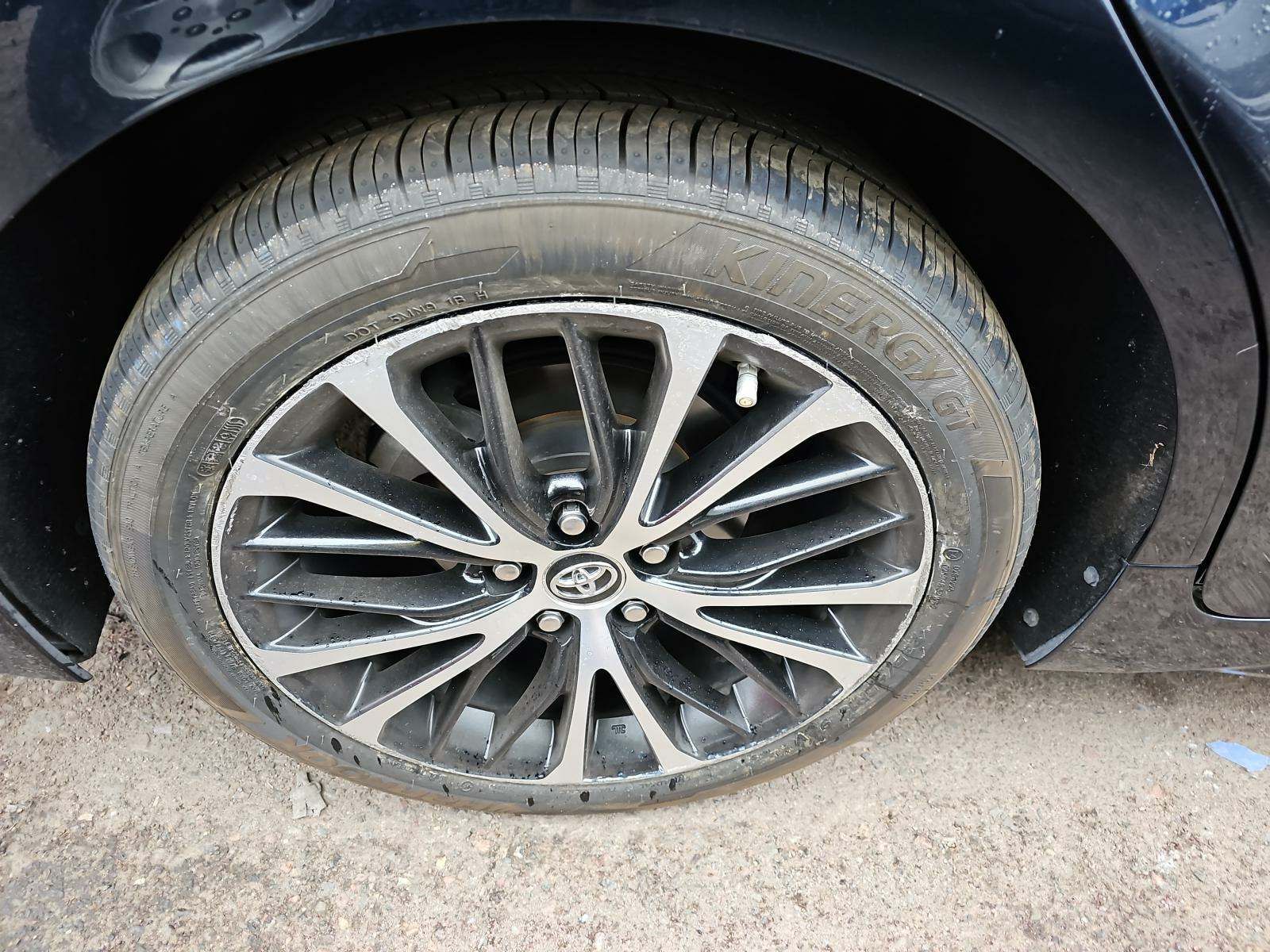 2019 Toyota Camry SE FWD