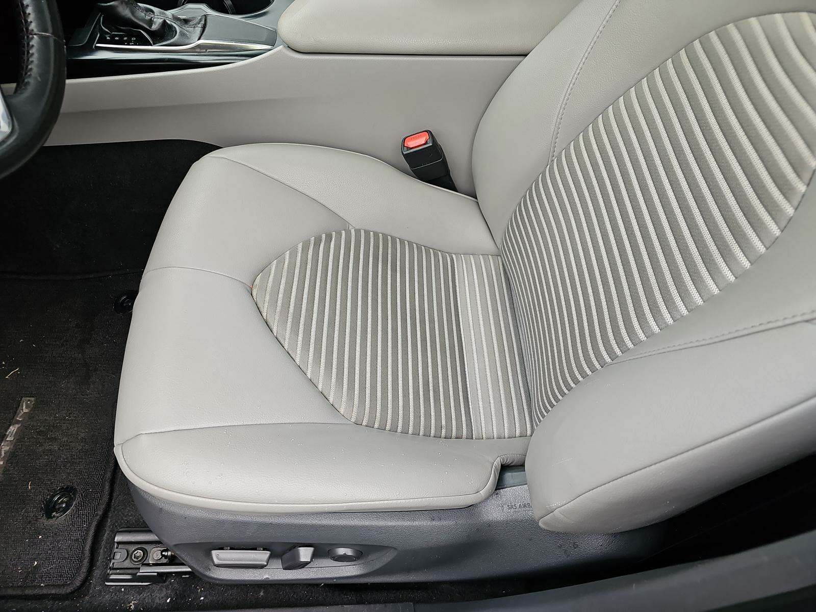 2019 Toyota Camry SE FWD