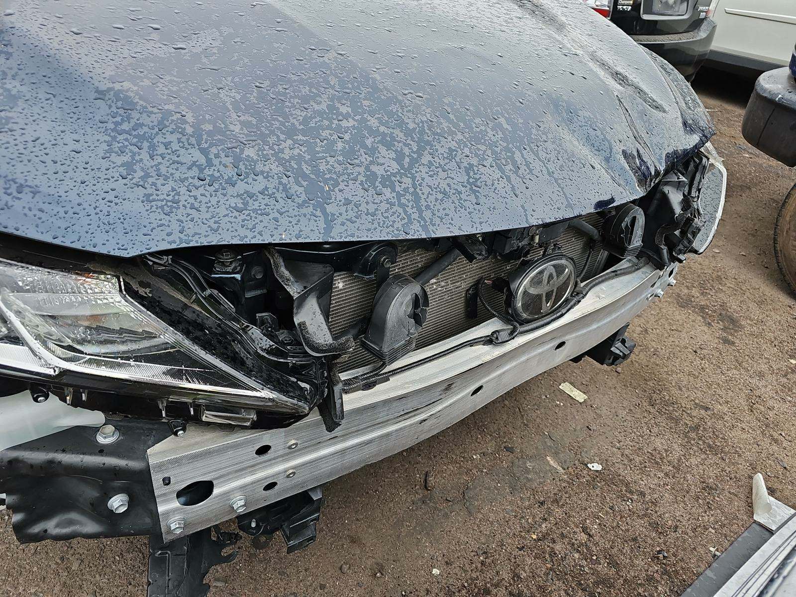 2019 Toyota Camry SE FWD